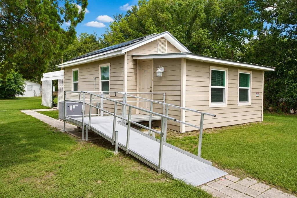 5811 11TH STREET, ZEPHYRHILLS, FL 33542