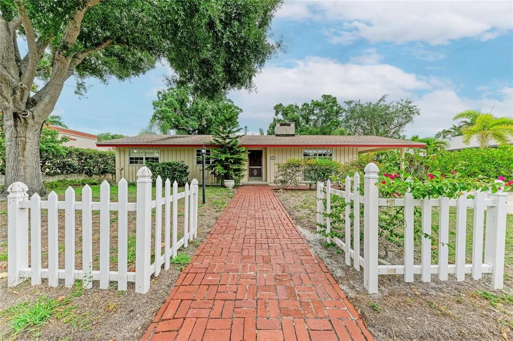1827 ALTA VISTA STREET, SARASOTA, FL 34236