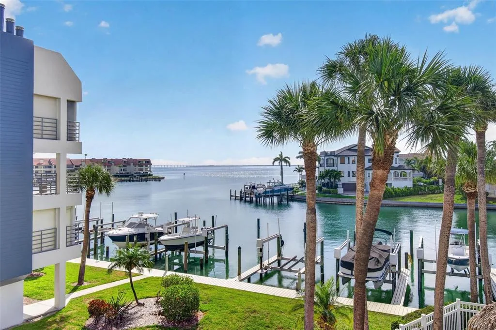 363 PINELLAS BAYWAY S # 42, ST PETERSBURG, FL 33715