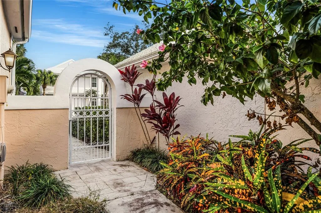 58 WINDSOR LANE, PALM BEACH GARDENS, FL 33418
