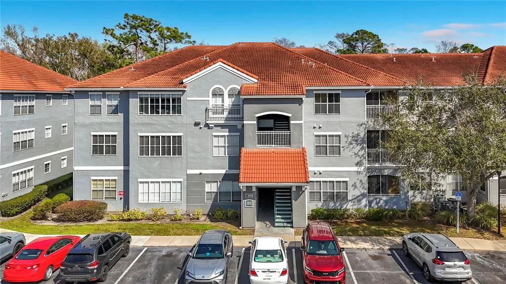 18001 RICHMOND PLACE DRIVE # 1233, TAMPA, FL 33647