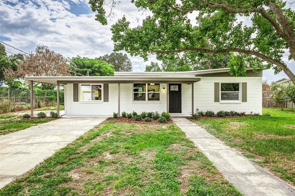 526 VICTORIA BOULEVARD, AUBURNDALE, FL 33823