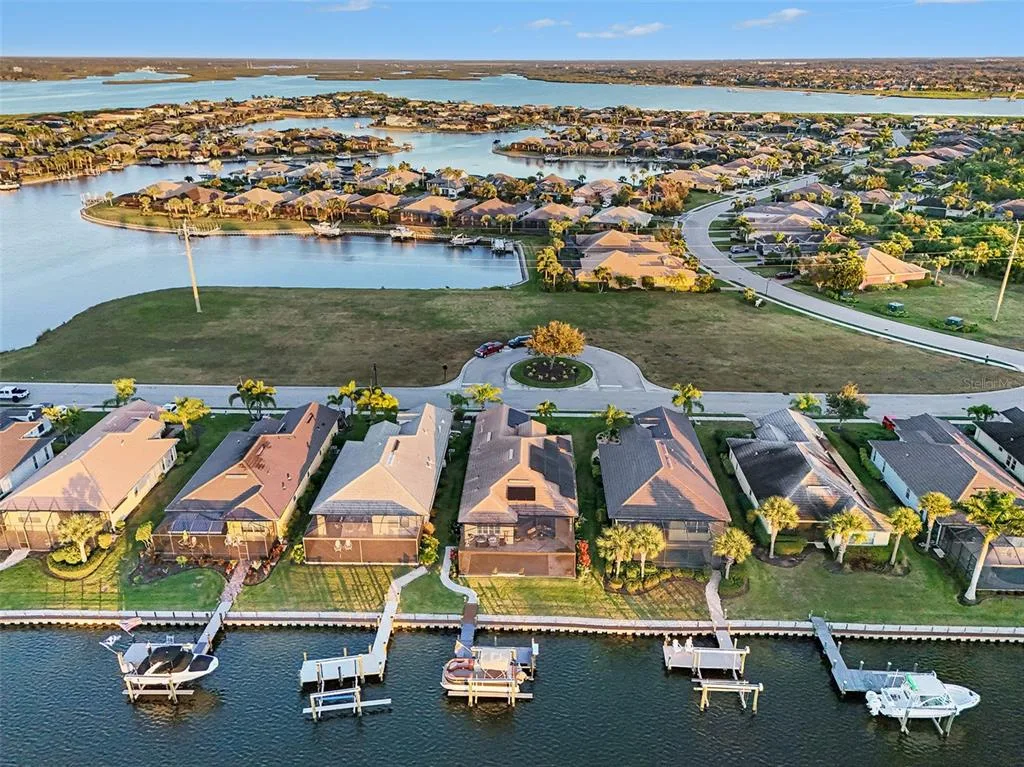1018 OVERLOOK COURT, BRADENTON, FL 34208