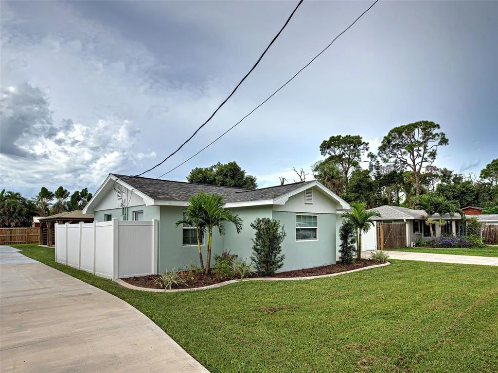 425 YALE STREET, ENGLEWOOD, FL 34223