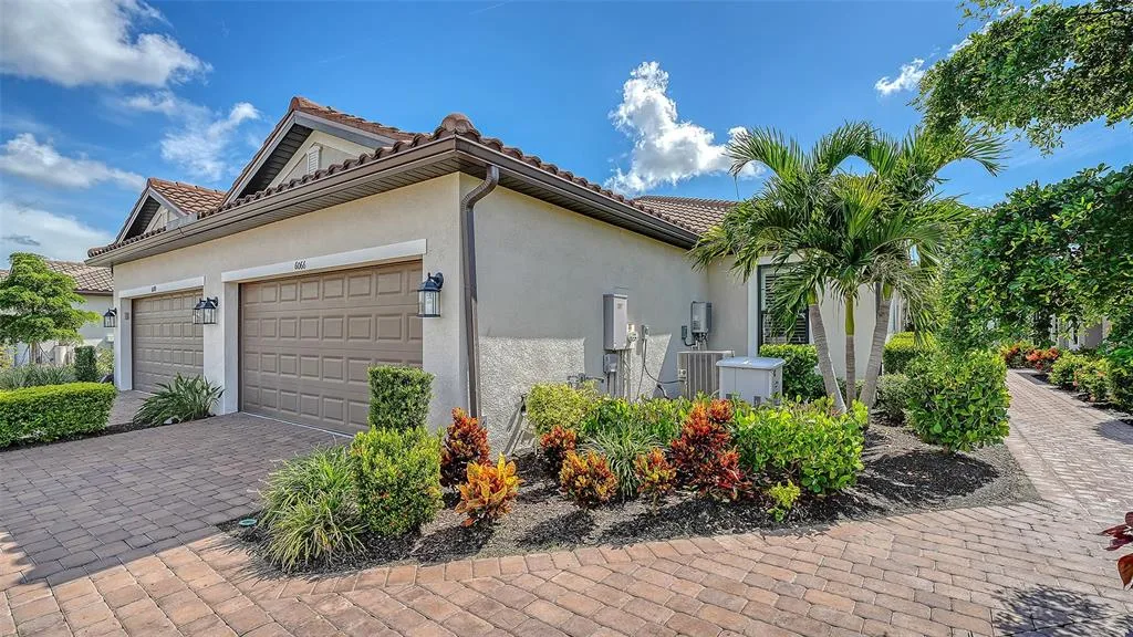 6066 MESA GLEN, BRADENTON, FL 34203