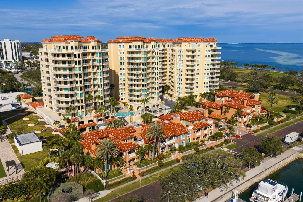 555 5TH AVENUE NE # PH1, ST PETERSBURG, FL 33701