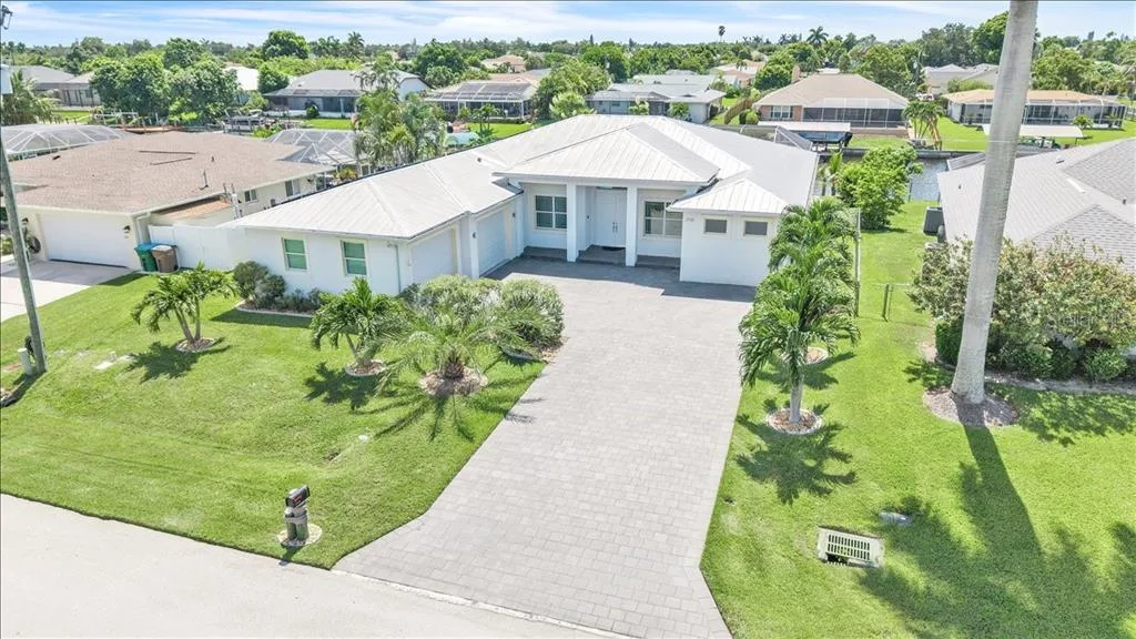 2918 SE 10TH PLACE, CAPE CORAL, FL 33904