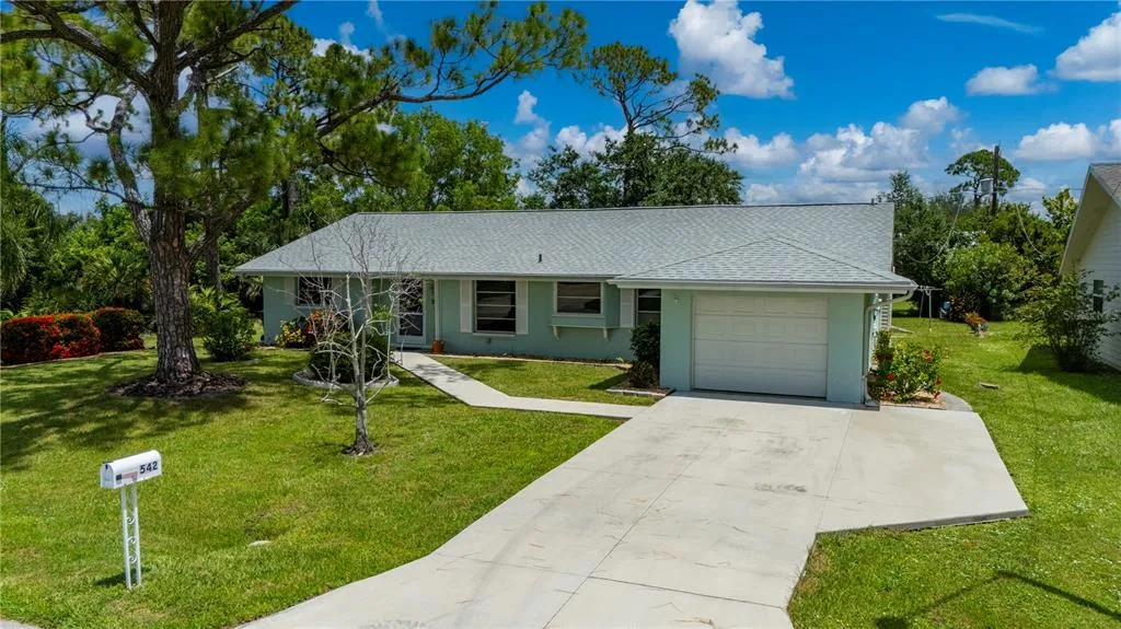 542 LAKEHURST AVENUE NW, PORT CHARLOTTE, FL 33952