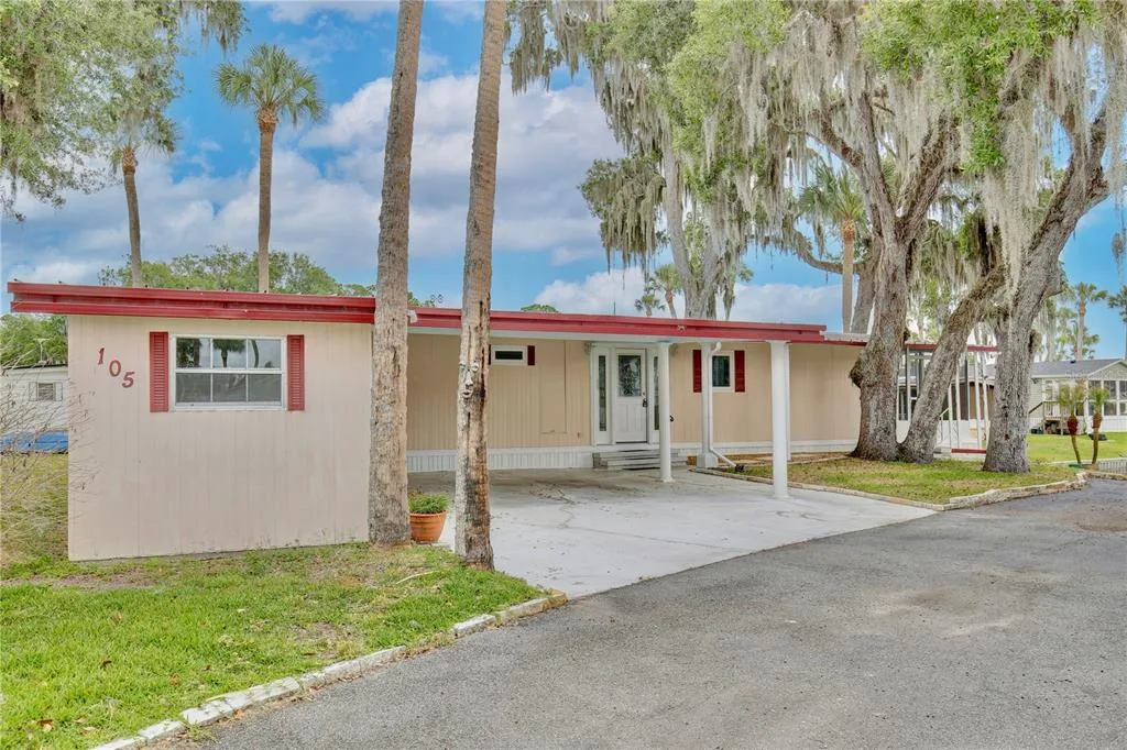 105 CANAL VIEW, EUSTIS, FL 32726