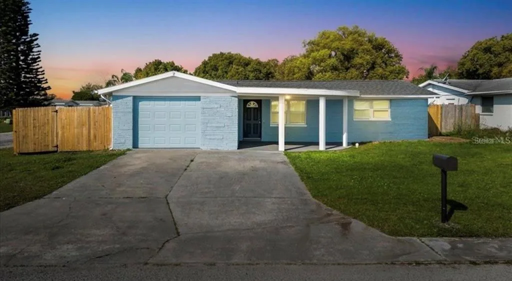 2705 GARDNER PLACE, HOLIDAY, FL 34691