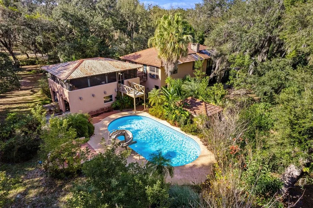 27910 DEBBIE ROAD, OKAHUMPKA, FL 34762