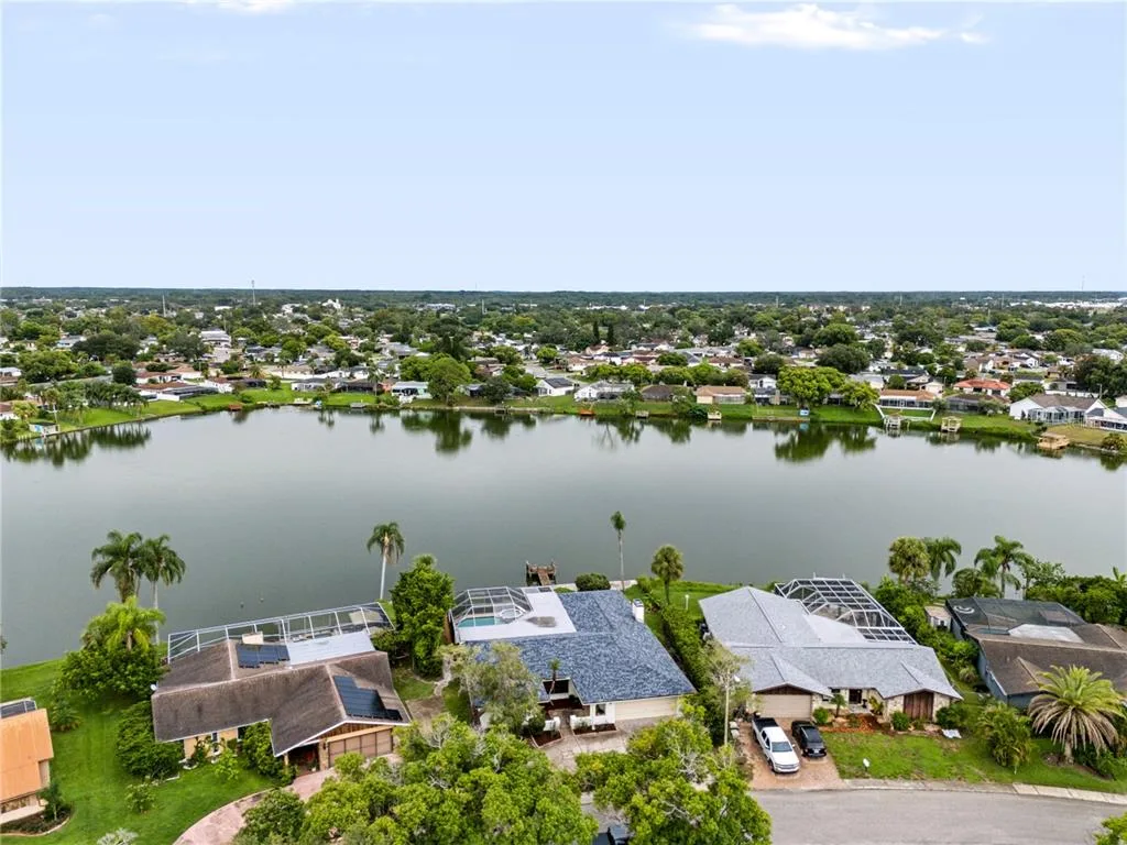9520 LAKE CHRISTINA LANE, PORT RICHEY, FL 34668