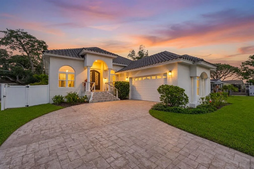 815 59TH AVENUE NE, ST PETERSBURG, FL 33703