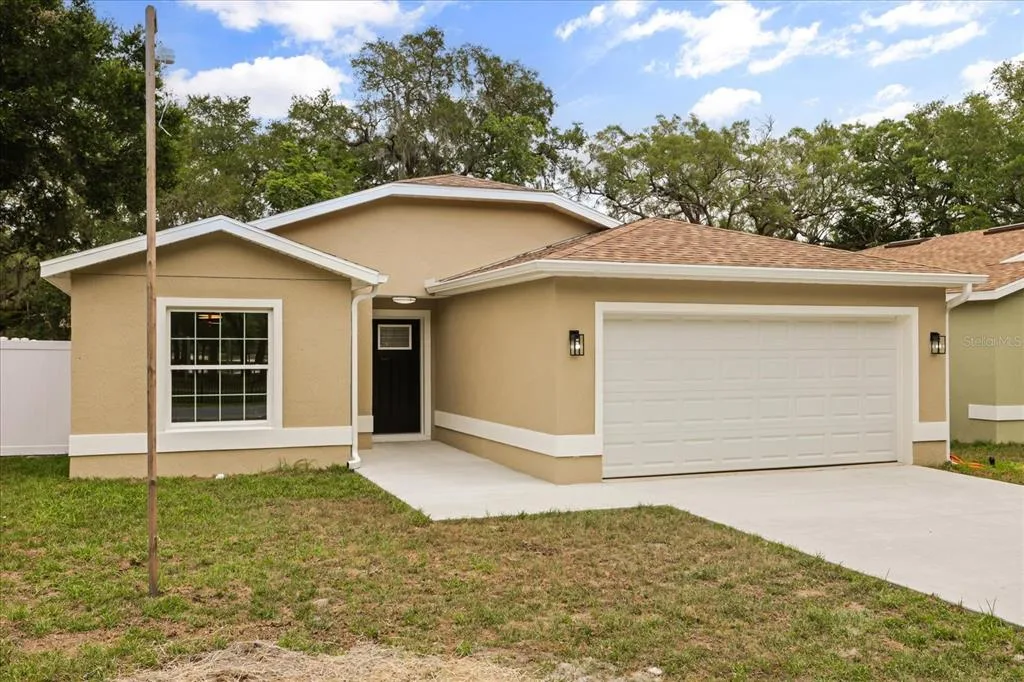 710 BEECHER STREET, LEESBURG, FL 34748