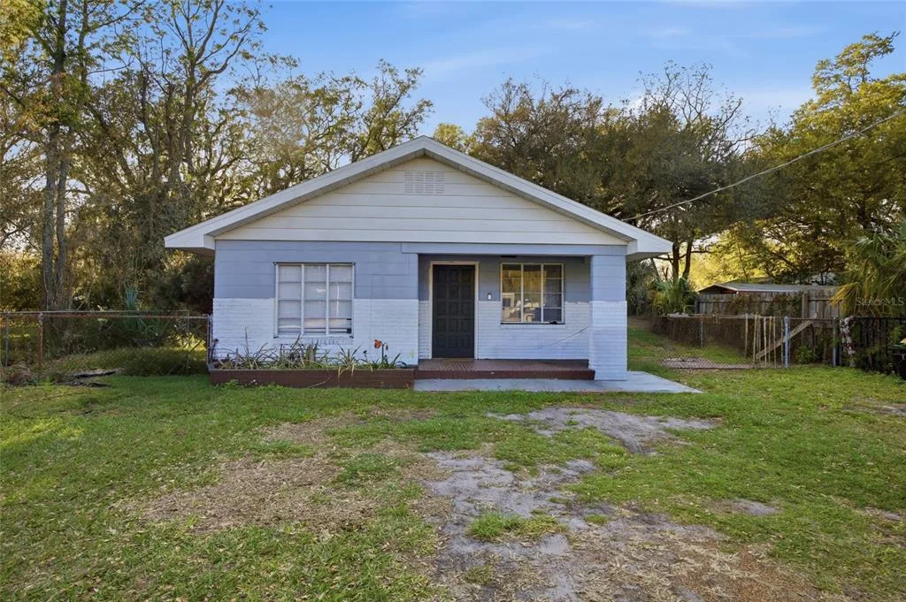 907 CENTER STREET, PLANT CITY, FL 33563