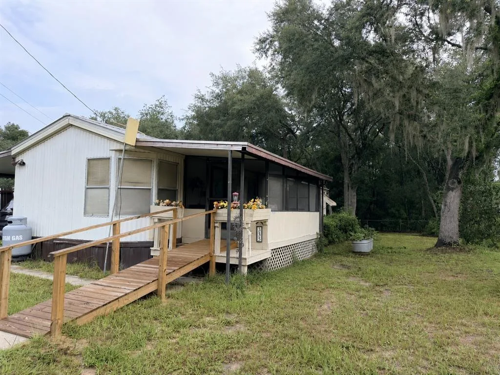 355 NE 436 AVENUE, OLD TOWN, FL 32680