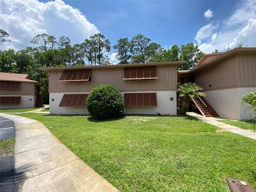 160 LIVE OAK WOODS COURT # 3A, DELTONA, FL 32725