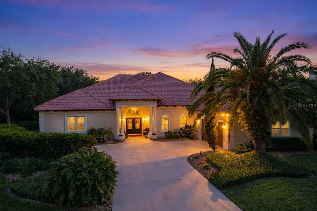 8 RUE RENOIR, PALM COAST, FL 32137