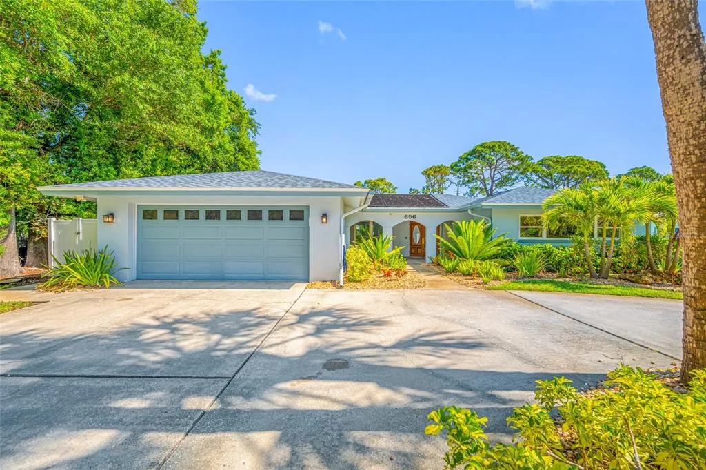656 MEHLENBACHER ROAD, BELLEAIR, FL 33756