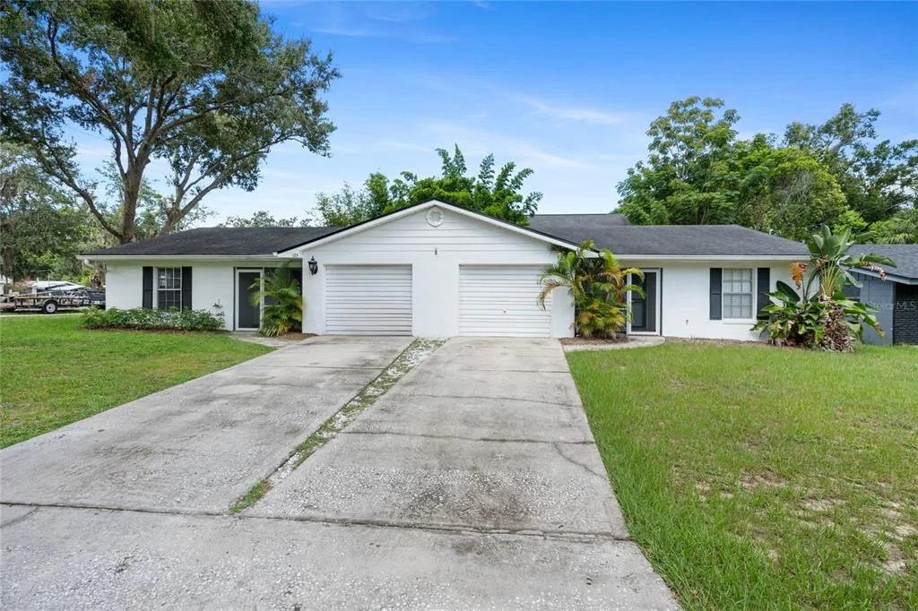 125 N RHODES STREET, MOUNT DORA, FL 32757