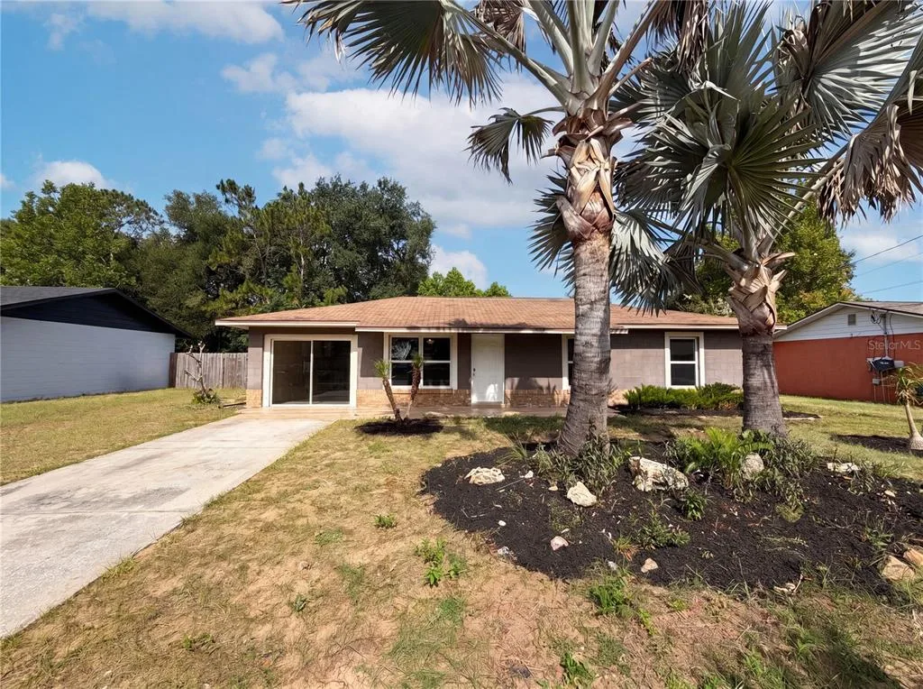 505 OAK DRIVE, TAVARES, FL 32778