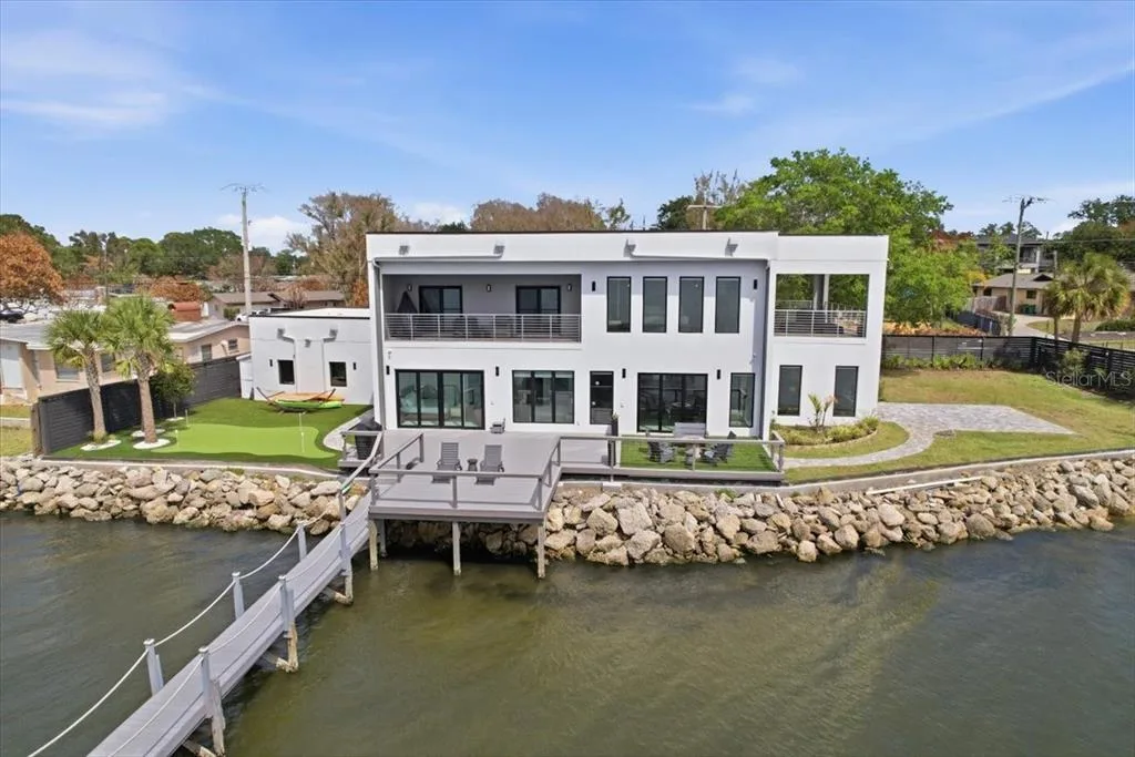 2175 S TROPICAL TRAIL, MERRITT ISLAND, FL 32952