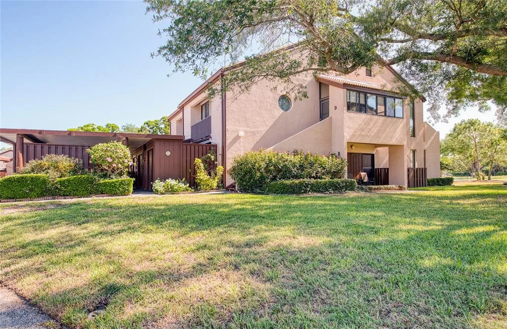 6305 PELICAN CREEK CROSSING # D, ST PETERSBURG, FL 33707