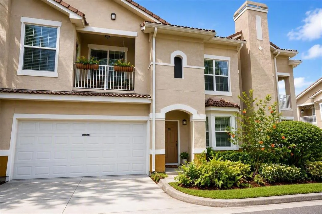 18004 VILLA CREEK DRIVE, TAMPA, FL 33647