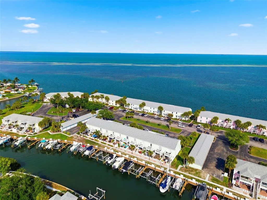 4751 COQUINA KEY DRIVE SE, ST PETERSBURG, FL 33705
