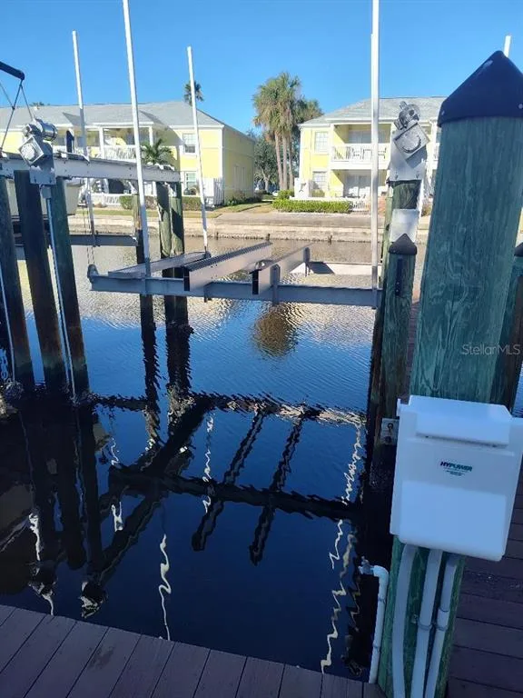 127ss COQUINA KEY DR SE DRIVE, ST PETERSBURG, FL 33705