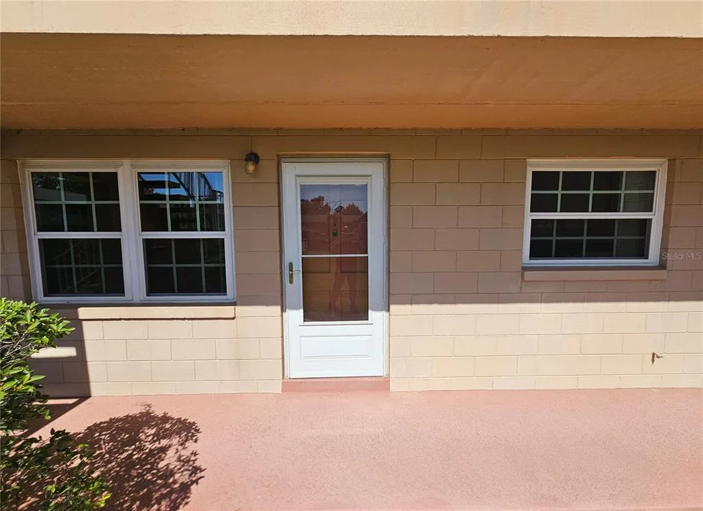 1100 E CAROLINE STREET # 123, TAVARES, FL 32778