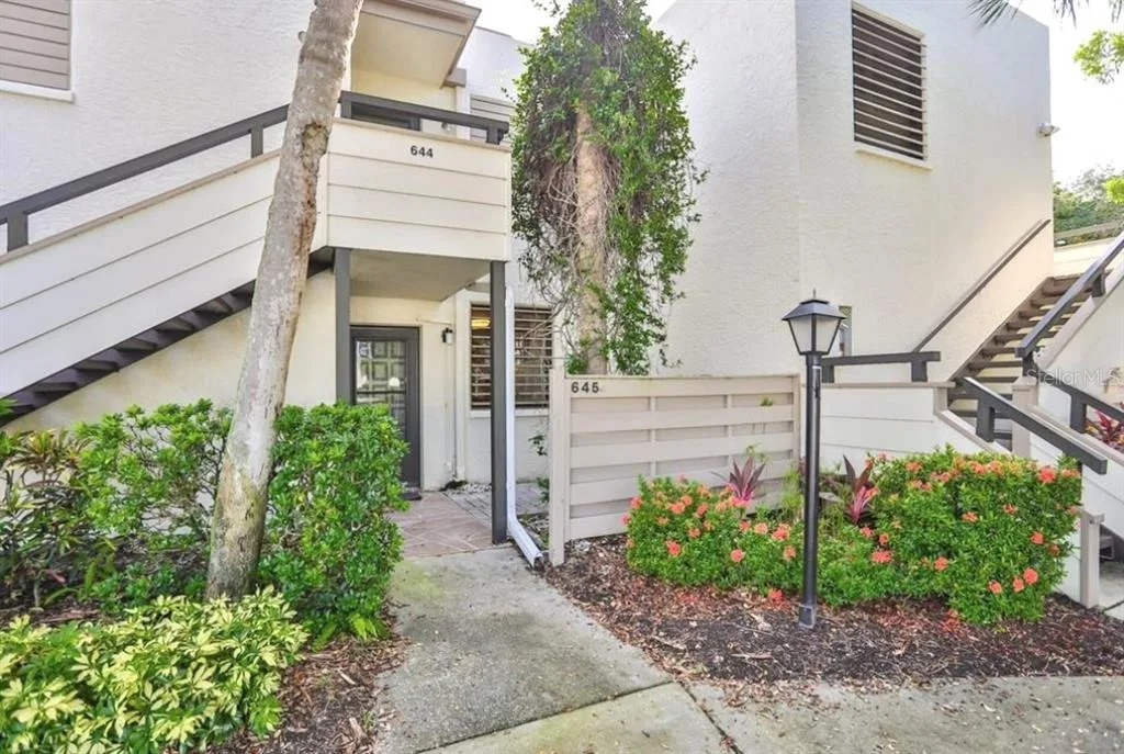 645 WOODLAWN DRIVE, BRADENTON, FL 34210