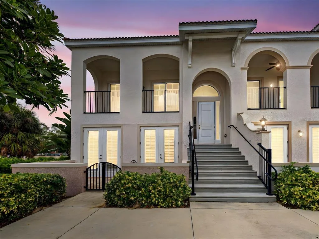 445 NOKOMIS AVENUE S # 210, VENICE, FL 34285