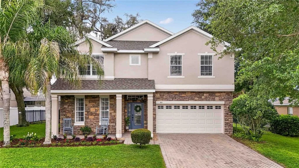 303 W BLUE WATER EDGE DRIVE, EUSTIS, FL 32736