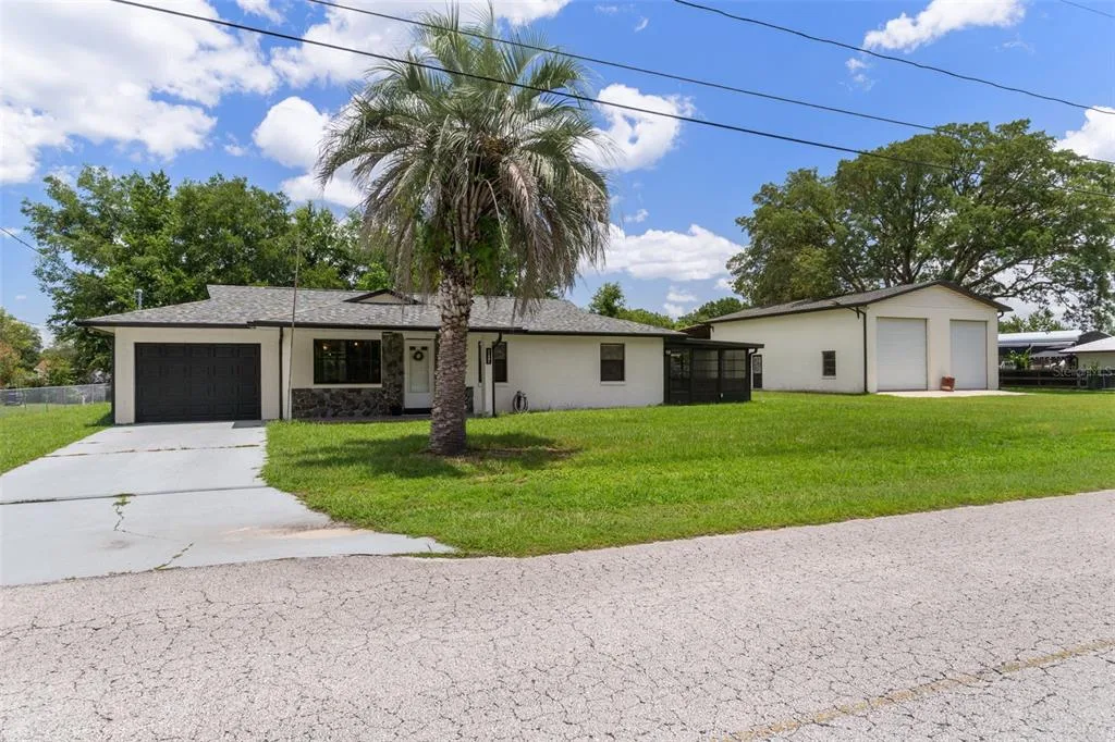 11891 SE 84TH AVENUE, BELLEVIEW, FL 34420