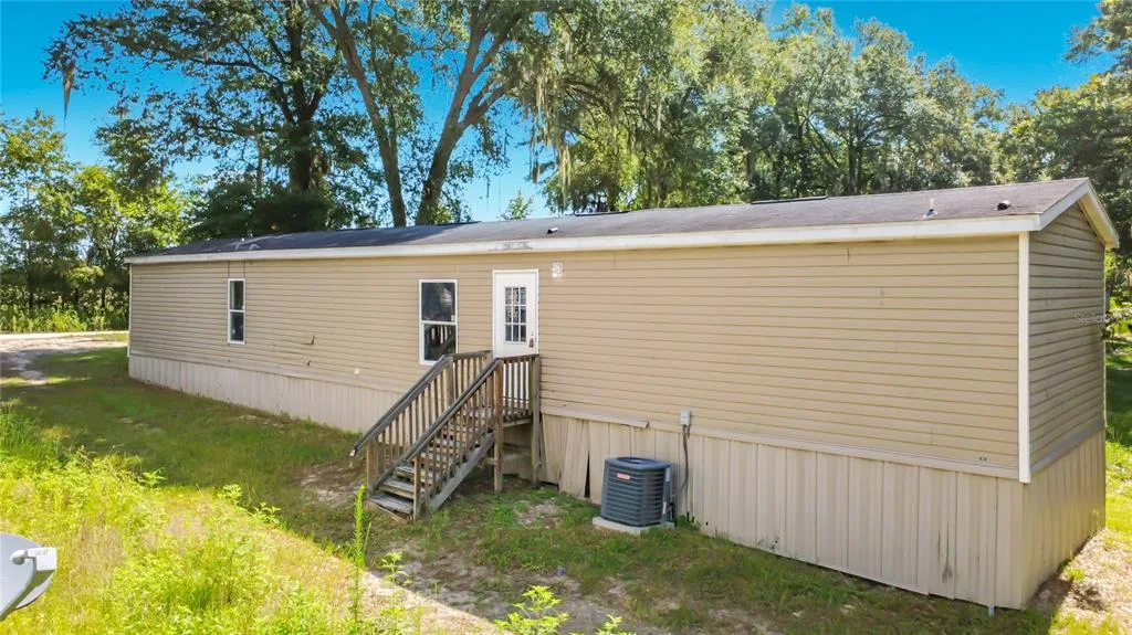 21420 NE 41ST STREET, WILLISTON, FL 32696