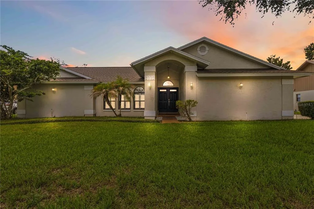 2110 LAINDALE PLACE, VALRICO, FL 33596