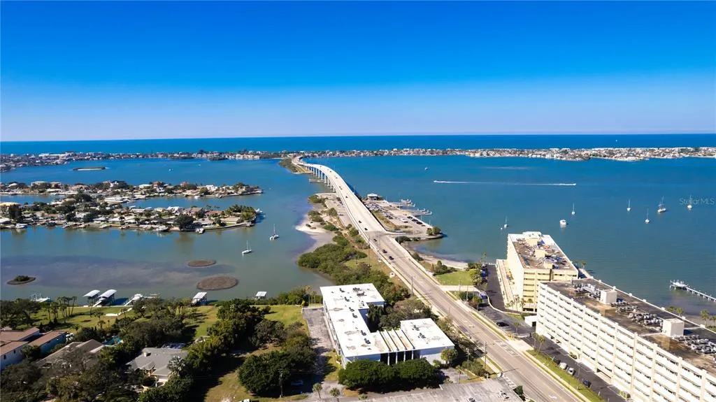 50 HARBOR VIEW LANE # 11, BELLEAIR BLUFFS, FL 33770