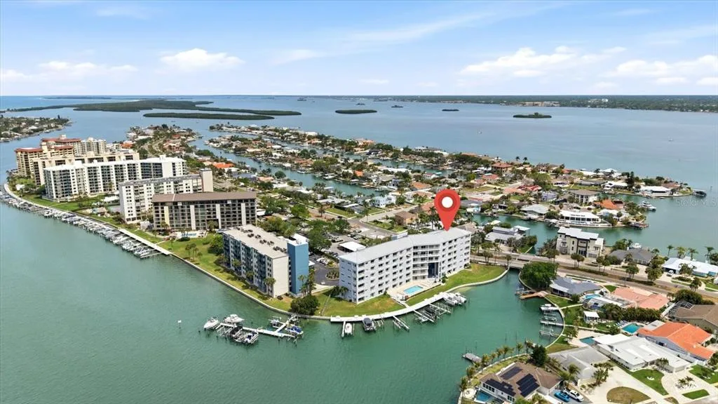610 ISLAND WAY # 201, CLEARWATER BEACH, FL 33767