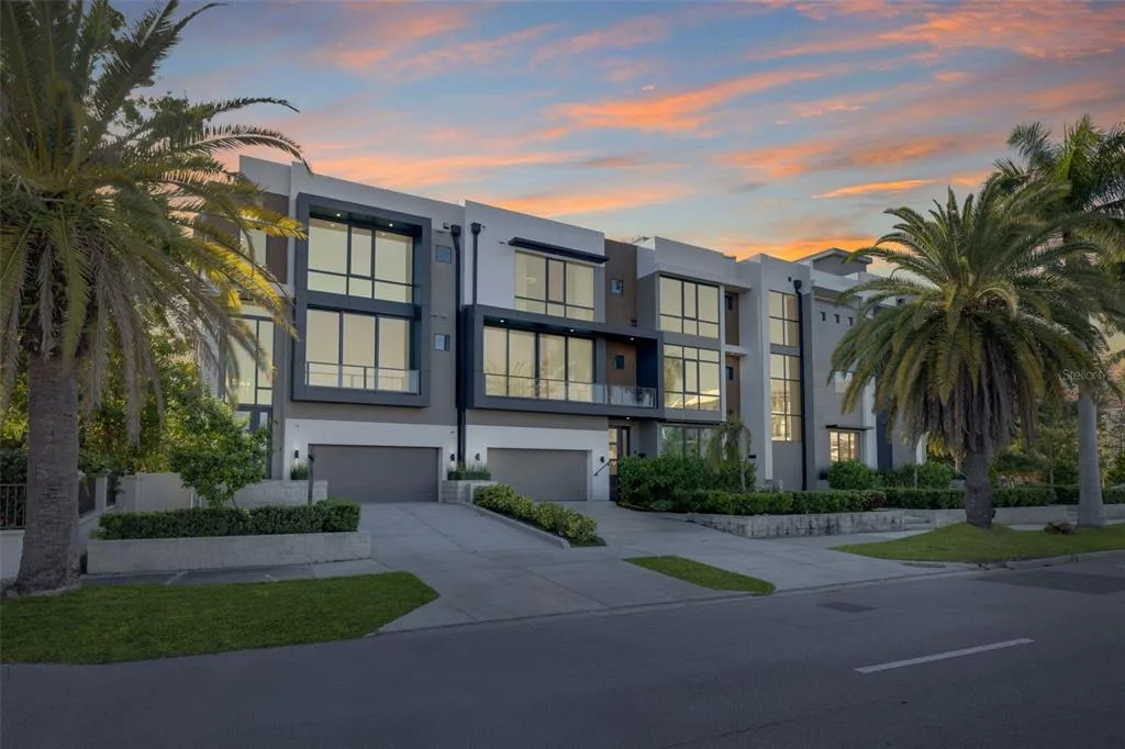 98 W DAVIS BOULEVARD, TAMPA, FL 33606