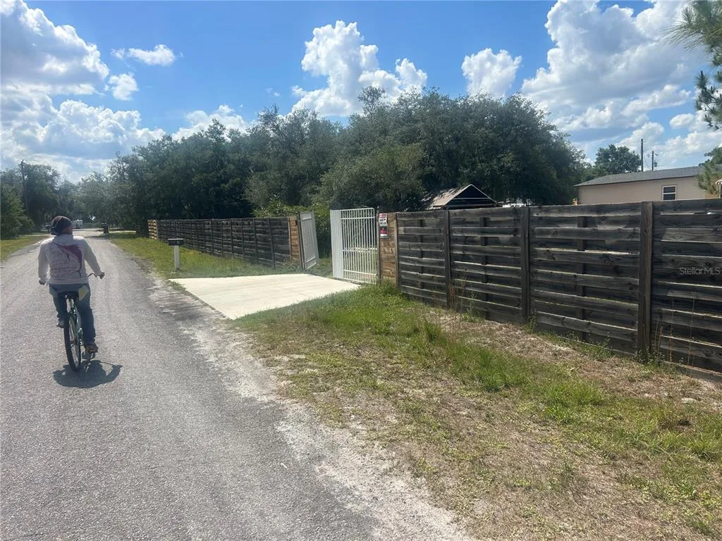 4 EDEN CEMETERY ROAD, FROSTPROOF, FL 33843