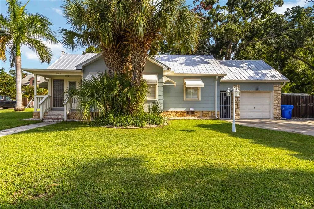 2016 VIRGINIA DRIVE, BRADENTON, FL 34205