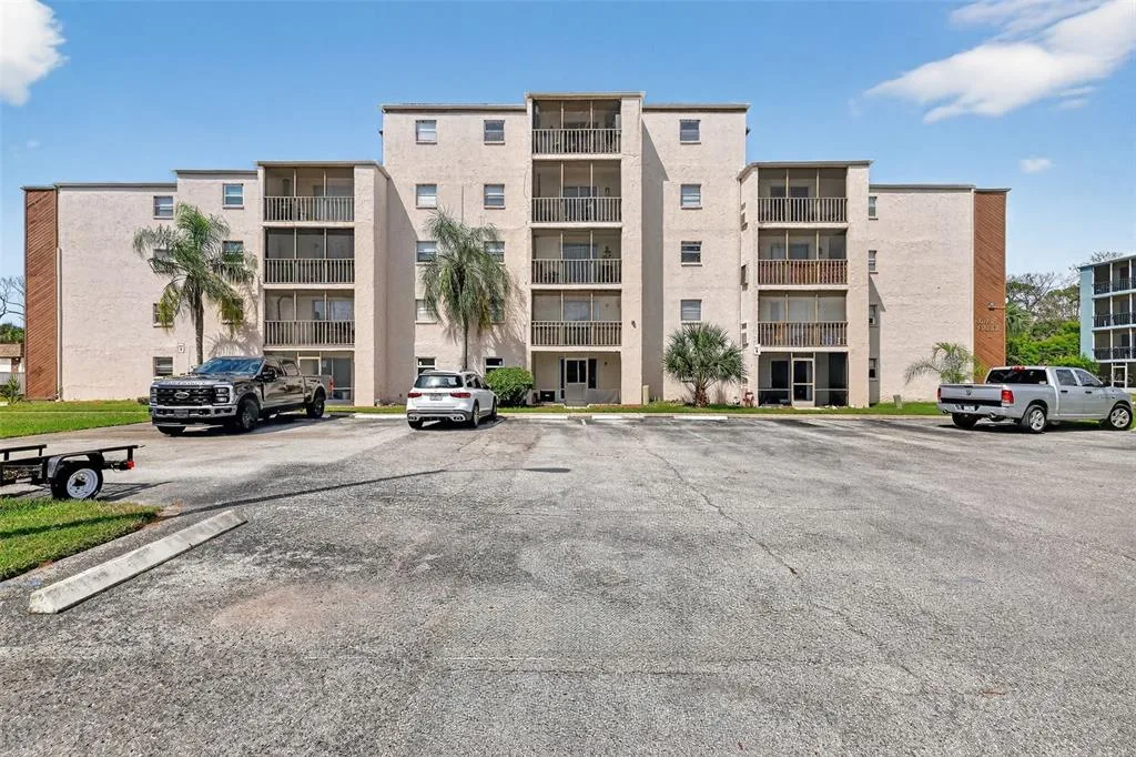 5541 BAY BOULEVARD # 203, PORT RICHEY, FL 34668