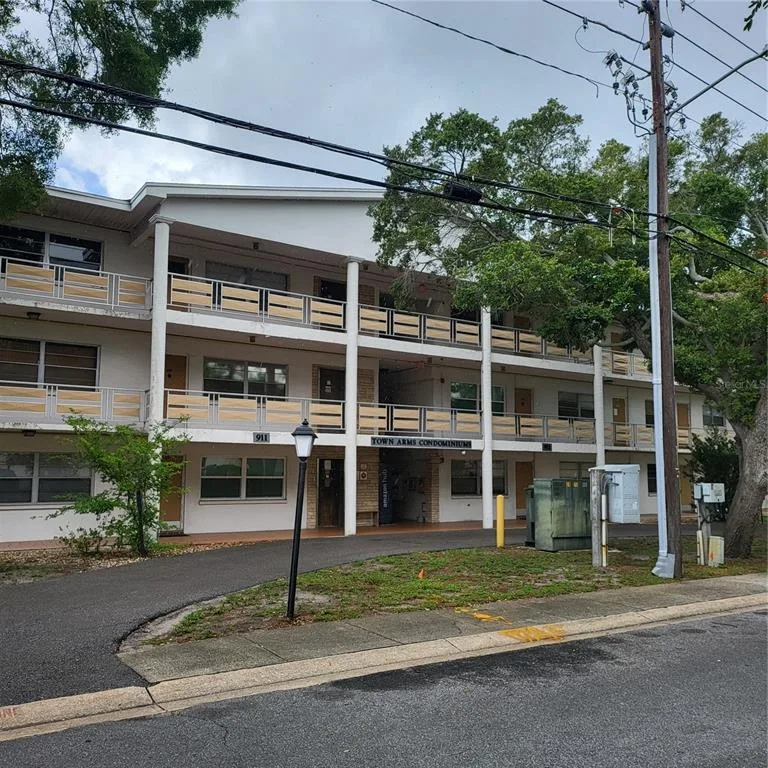 911 WASHINGTON AVENUE # 218, LARGO, FL 33770