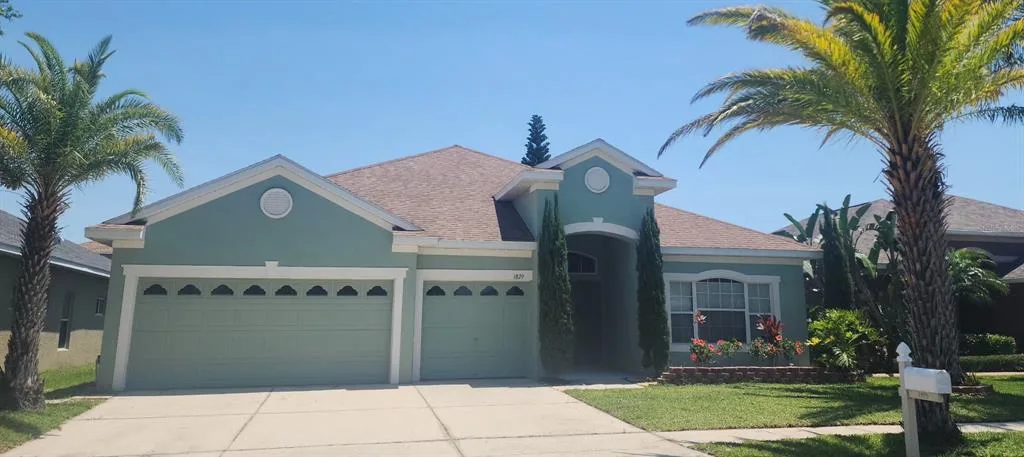 1829 MIRA LAGO CIRCLE, RUSKIN, FL 33570