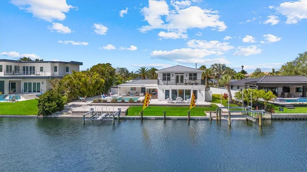 813 IDLEWILD WAY, SARASOTA, FL 34242