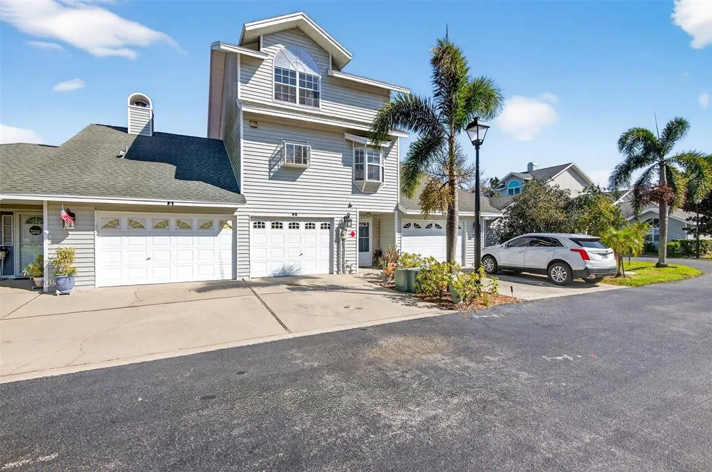 11722 CURRIE LANE # F2, LARGO, FL 33774