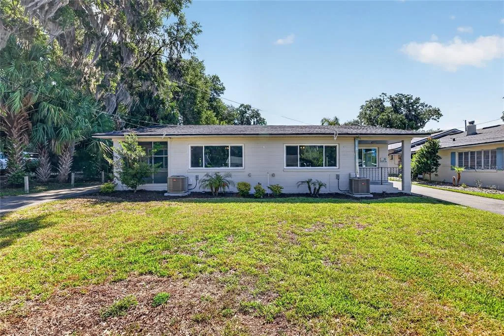 1012 N BAKER STREET, MOUNT DORA, FL 32757