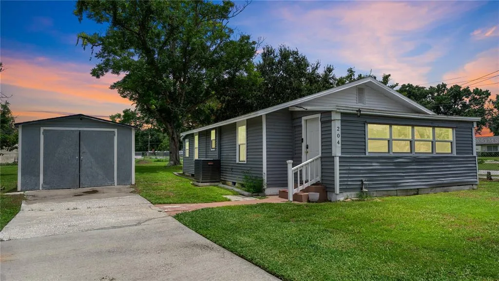 204 PINE AVENUE, POLK CITY, FL 33868