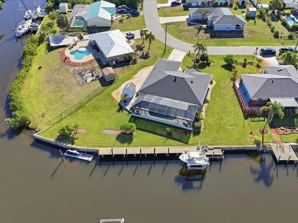 18350 VAN NUYS CIRCLE, PORT CHARLOTTE, FL 33948